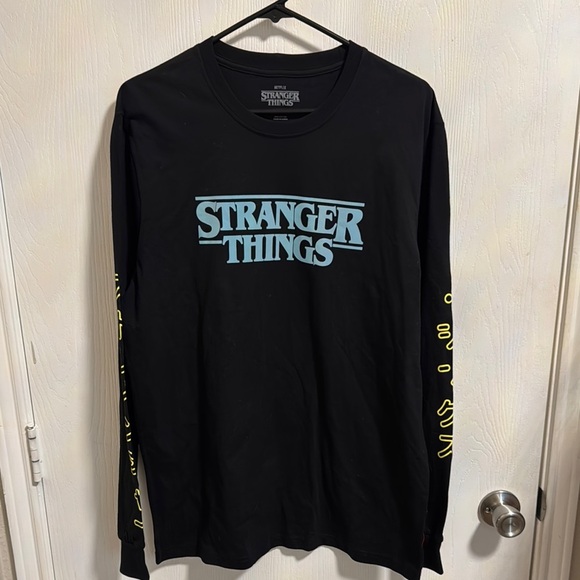 Netflix‎ Stranger Things Chogrin Elegorgon Long Sleeve T Shirt Unisex Size Large - Picture 1 of 8